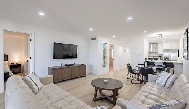 Elegant Old Town Condo with Heated Pool & Hot Tub