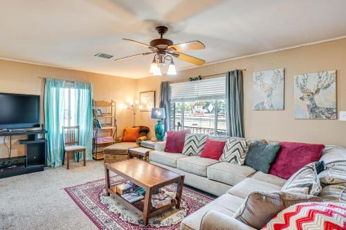 Elfrida Home w/Yard & Fire Pit: 14 Mi to Wineries