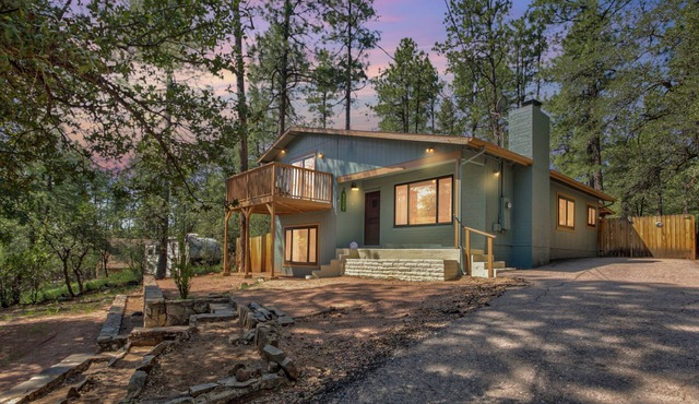 Elkchanted Inn Pine: Fully Fenced Backyard, Spacious Cabin in Woods w/King Bed