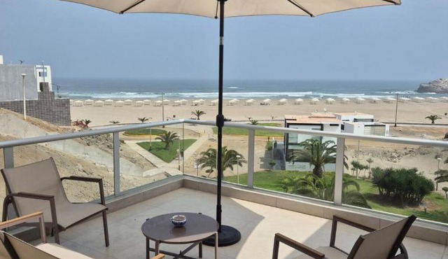 Espectacular casa de playa a estrenar con vistas al mar