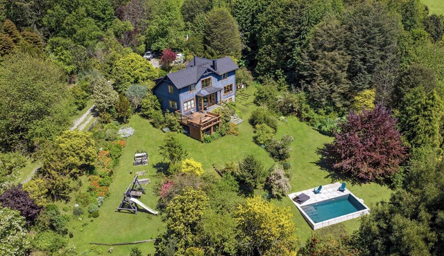 Estate with Pool, Jacuzzi, Stunning Views, and a Private Cinema Room