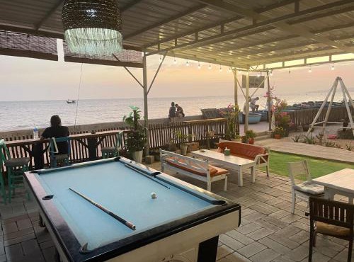 EVA HUT Mui Ne Beach Hostel
