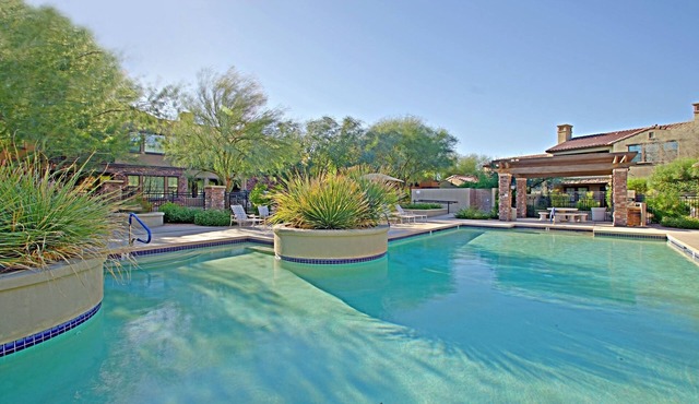 Extraordinary Views from Lovely 2 Bed Townhouse in North Scottsdale
