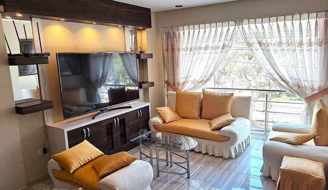 Family Apartment 3 bedrooms and bathrooms in front of the park in central area