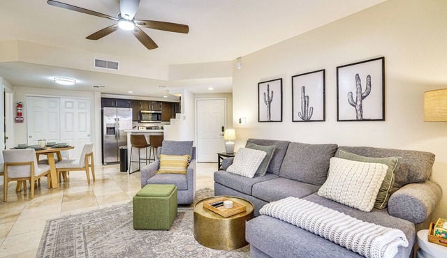 Family-friendly Condo w/Pool Access in Phoenix!