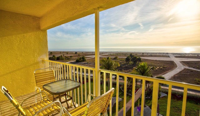 Fantastic Beachfront Views at Premier Beach Resort w/Heated Pool, Top Attraction Tickets Included.