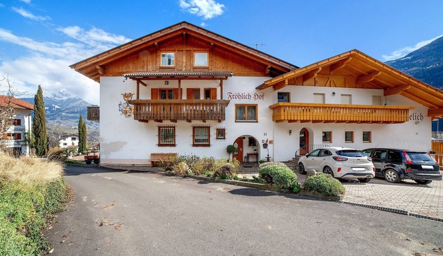 Farmhouse 'Fröhlichhof Pink Lady' with Mountain View, Shared Pool and Wi-Fi