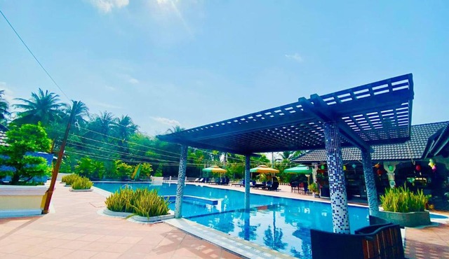 Forever Green Resort