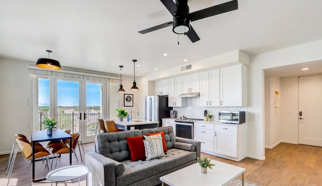 Frontdesk | 2 BR Apt in Menlo Park