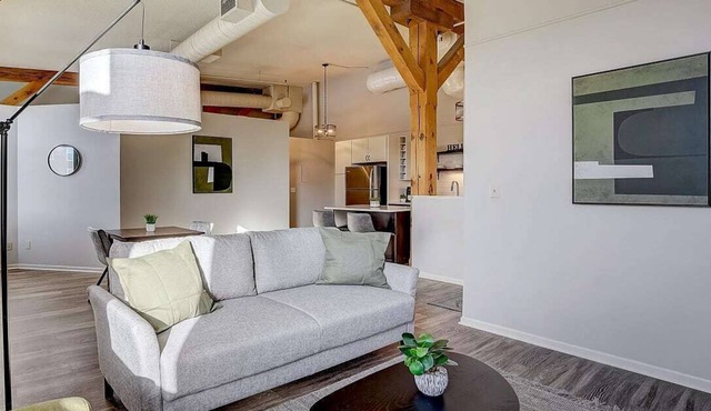 Frontdesk | 2 BR Studio Apt near U.S. Bank Stadium