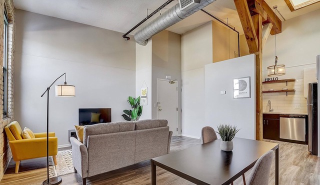 Frontdesk | Studio Apt by Target Field