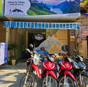 Frontier Hostel & Tours
