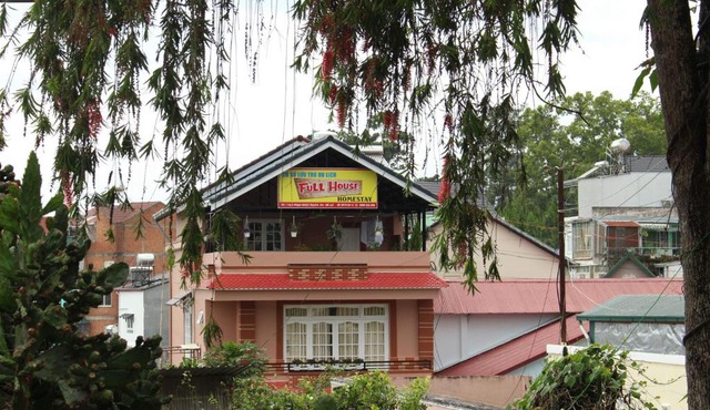 Fullhouse Homestay