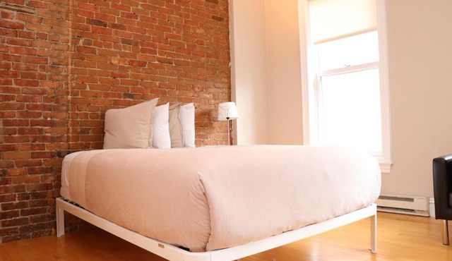 Furnished Studio in the South End #4