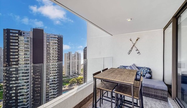 Galerna Home 2BR W/Balcony, Wifi & Parking.
