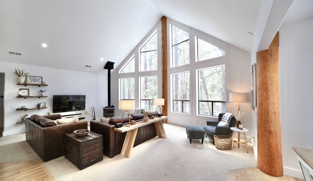 Game Room, Fire Pit, Family & Pet Friendly