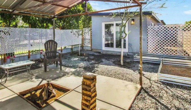 Gated Desert Casita w/Covered Parking & Patio