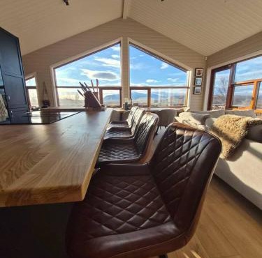Golden Circle Lux Cabin/Cinema & Aurora Glasshouse