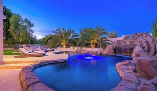 Golf Course+Heated Pool+Game Room+Putting Green