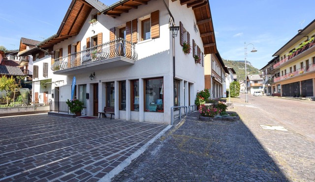 Gorgeous apartment in Lamon with WiFi