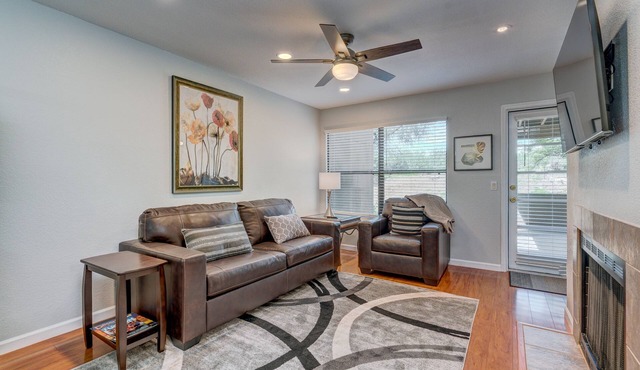 Gorgeous Foothills Condo