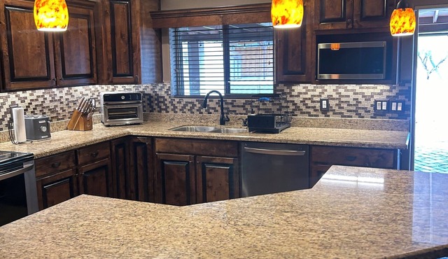 Gorgeous Mountain Views! In the heart of NW Tucson Golf Courses!