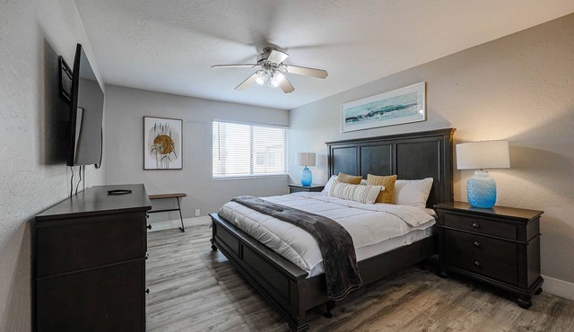 Great 1BR Apt W/Pool next Fashion Sq Mall & Bars