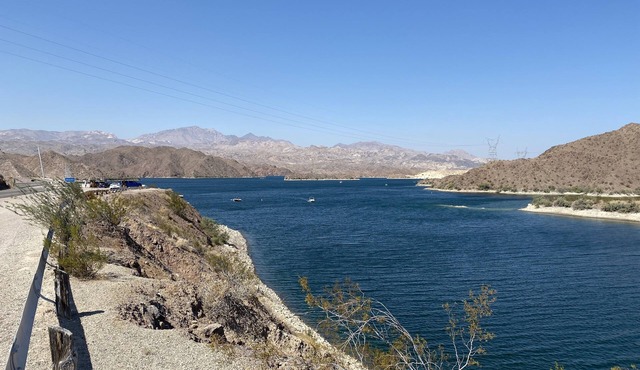Great 3 Bedroom condo Ground floor, Close to Lake Mohave, Laughlin