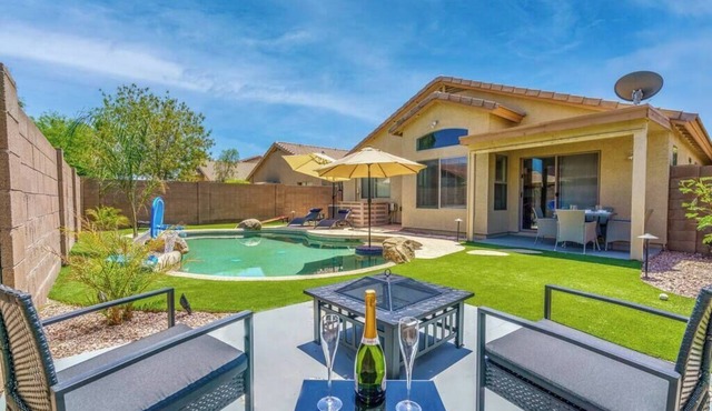 Great location! near shopping & entertainment