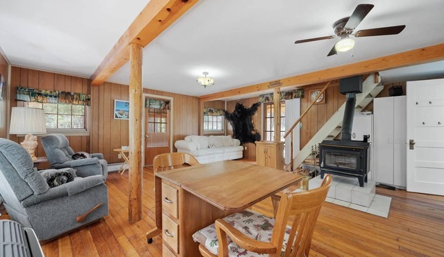 Grizzly Pines | Off-Grid Chalet in the Woods |