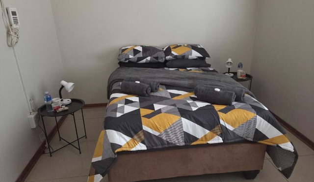 Harry's rooms at 76