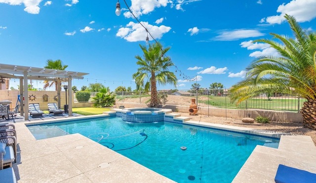 Heated Pool 88 degrees No Fee and Golf Course View!