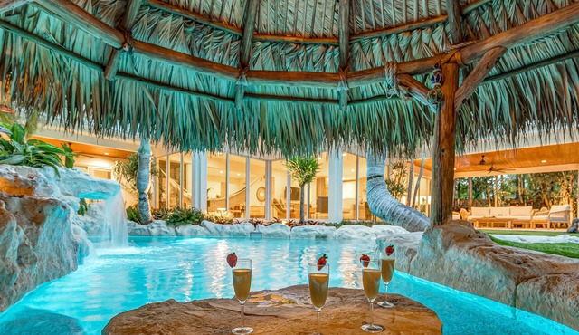 Heated pool/Lush Tropical Surrounding/Castaway Key/RESlDENCES