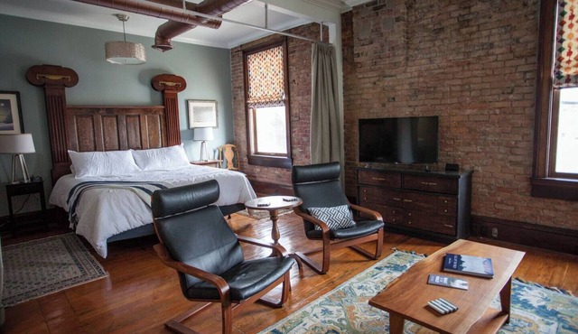 Heaven: Hip Downtown Livingston Loft