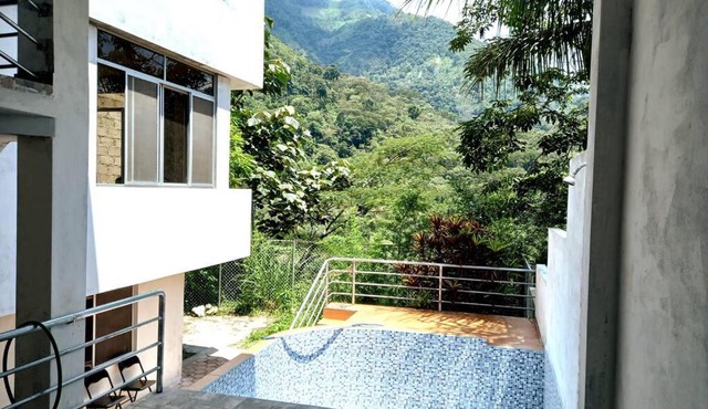 Hermosa casa con piscina en Chanchamayo-San Ramón