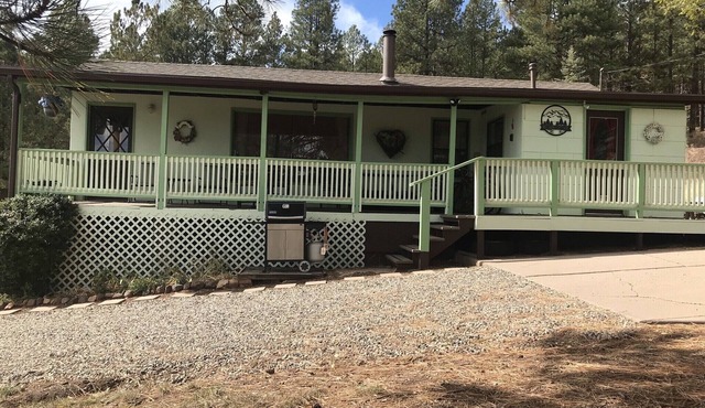 Hillside Cottage: Restful, quiet setting Coconino County Permit # STR-26-0572