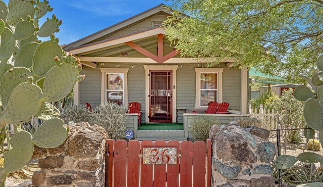Historic Craftsman Charm | Fire Pit | Pet Friendly