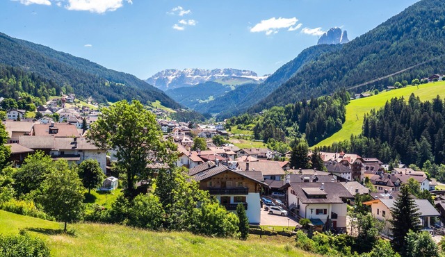 Holiday Apartment "Niuasi" with Mountain View, Terrace and Wi-Fi