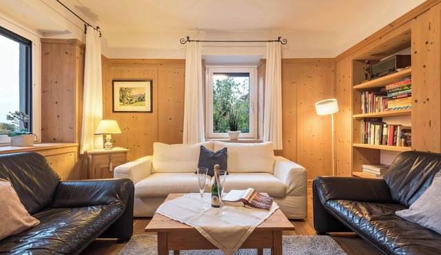 Holiday Apartment 'Rosa Seis' with Mountain View, Wi-Fi & Garden