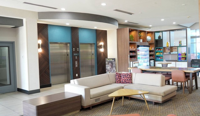 Holiday Inn Hotel & Suites PHOENIX AIRPORT by IHG