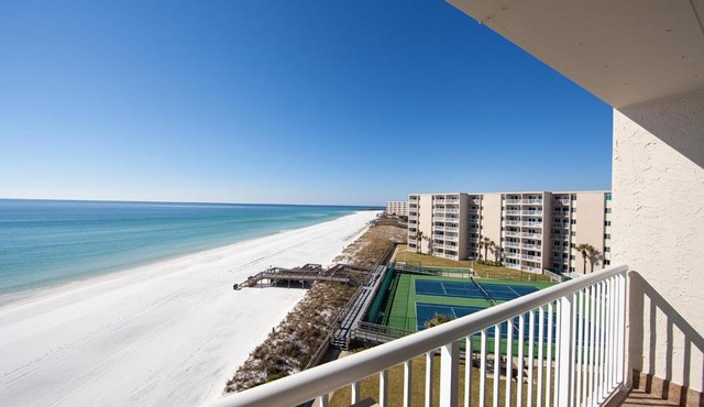 Holiday Surf & Racquet Club 624