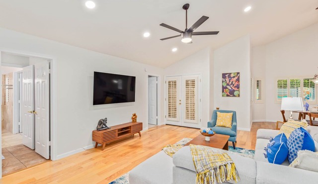 Hot Pool, Hot Tub, Putt-Putt! 2 Sweet King Suites