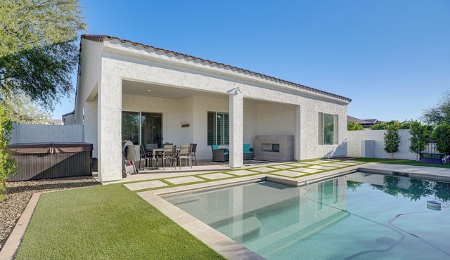 Hot Tub & Community Perks! Sleek Goodyear Retreat