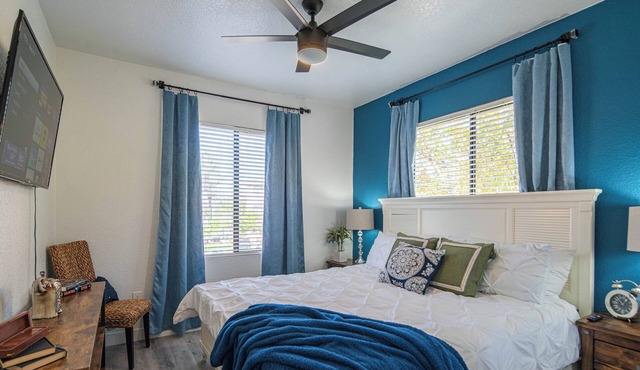 Hot Tub & Gym | Sunny Getaway | ASU & Mill Ave