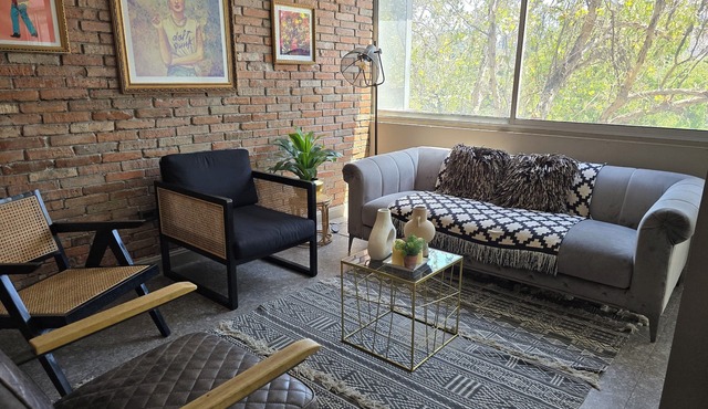 Huge apartment, Providencia, steps from the subway. 7 people