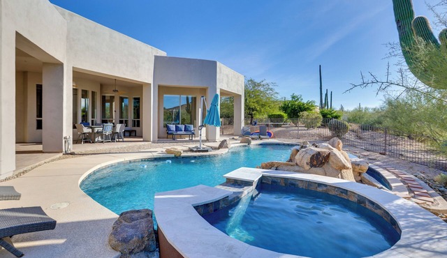 Infinity Pool: Stunning Home in Cave Creek!