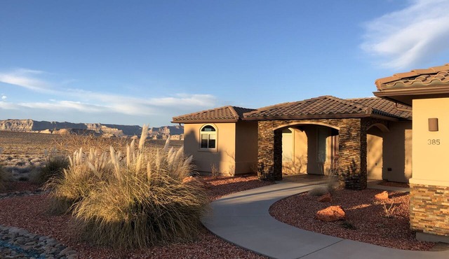 Inspiring views! Luxury, Serenity, Hot tub, Lake Powell, Antelope,EV Chg