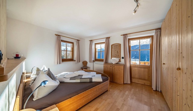 Kalchgruberhof Apartment Alpenrose with Lake View, Private Balcony, Terrace and Wi-Fi