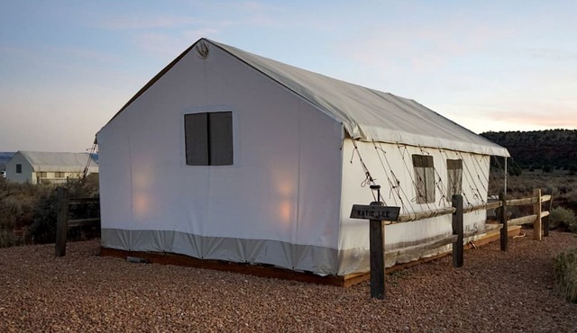 Kanab's Glamping Getaway with Your Pet: Comfort Meets Adventure