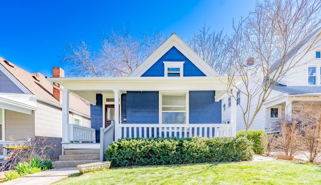 KC BoHo Bungalow - Fenced Yard - Pet-friendly
